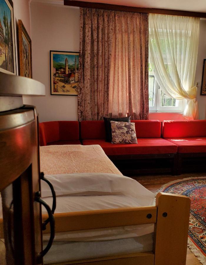 Unique Traditional House, Hosted By J&G Tirana Exterior foto