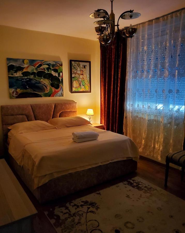 Unique Traditional House, Hosted By J&G Tirana Exterior foto