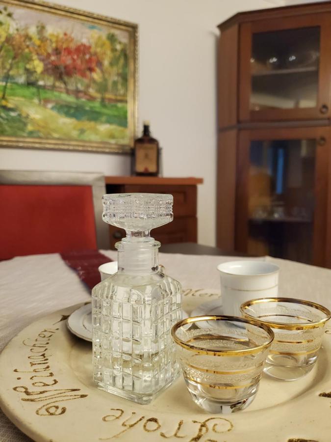 Unique Traditional House, Hosted By J&G Tirana Exterior foto